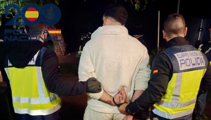 Detenido por golpear y apuñalar a un hombre en plena calle en un ajuste de cuentas por una deuda