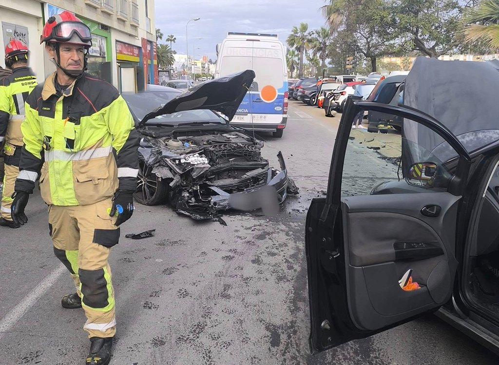 Heridas dos personas en un accidente de tráfico en la Avenida de Andalucía de Ayamonte